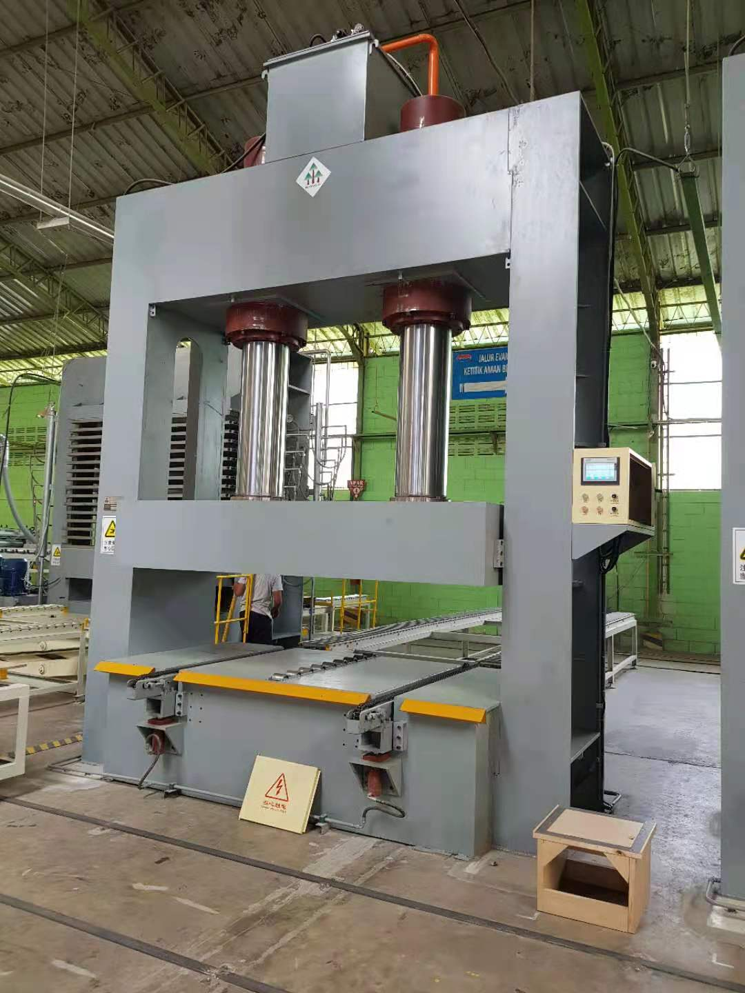 Multifunctional Hydraulic automatic press plywood cold press machine